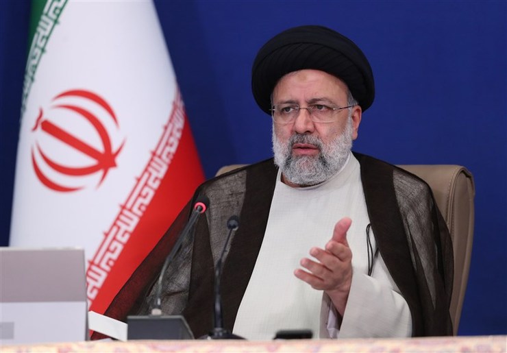 آیت‌الله رئیسی در جلسه ستاد ملی کرونا گفت: برای حمایت از تولیدکنندگان، حتماً پیش خرید واکسن داخلی کرونا انجام شود.