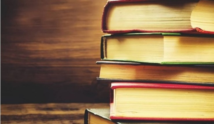 در نخستین روز از بیست و نهمین هفته کتاب  جمعی از کارکنان و کتابداران کتابخانه‌های عمومی خراسان رضوی در حرم مطهر رضوی حضور یافتند و به امام مهربانی‌ها ارادت کردند.