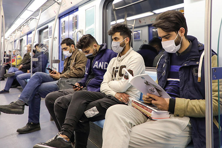 کتاب‌ها می‌توانند در ایستگاه‌ها و استند‌های مختلف قرار بگیرند همچنین کتاب‌ها می‌توانند در ورودی و خروجی ایستگاه‌های مترو جانمایی شوند و مسافر پس ا‌ز آنکه وارد حریم خط مترو می‌شود برای اینکه کتاب از چرخه مترو خارج نشود کتابی را پس از مطالعه در جایگاهش قرار دهد یا اینکه برای مطالعه انتخاب کند.