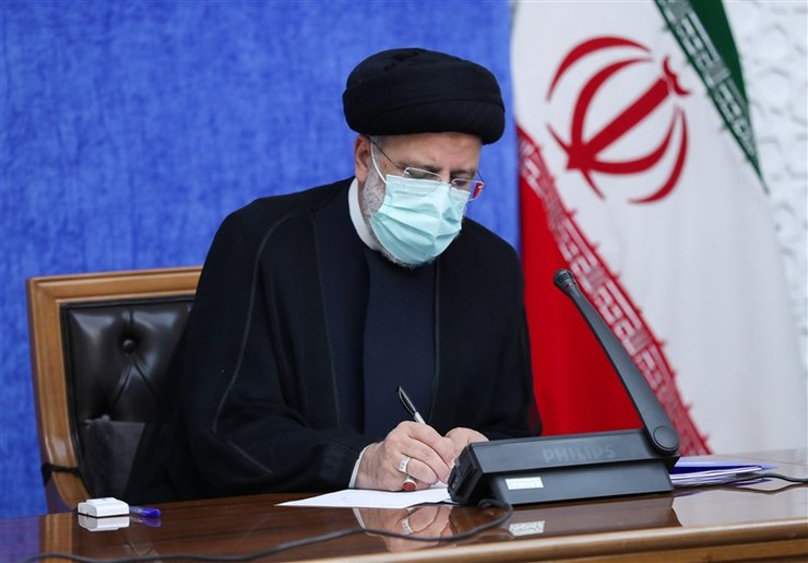 رئیس جمهور قانون حمایت از مادران دارای دو فرزند و تخصیص خودرو بدون قرعه کشی به این افراد را ابلاغ کرد.