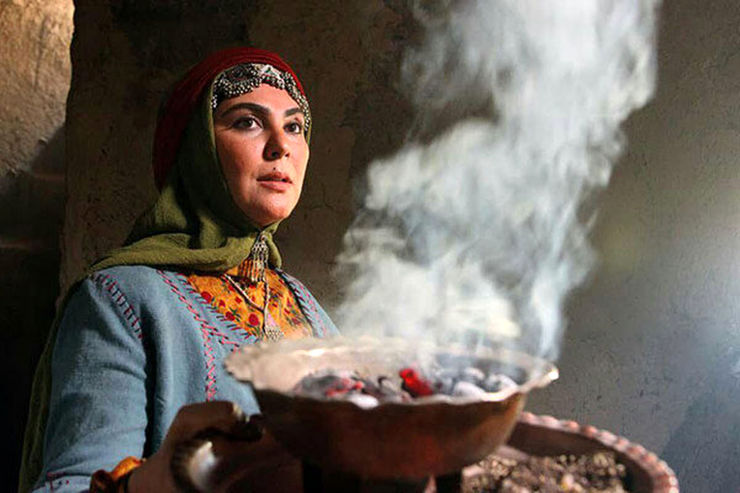 لاله اسکندری در گفتگویی تازه با ایسنا خطاب به مدیران جدید سازمان صداوسیما گفته است: چرا تلویزیونی که زمانی بینندگانش میلیونی پای آن می نشستند و به خاطر تماشای سریال‌ها، شهر از افراد خالی می‌شد، به جایی رسیده که در طول سال ده‌ها سریال پخش می‌شود و ما اصلا متوجه آن‌ها نمی‌شویم؟!