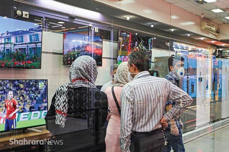 درحالی که قیمت لوازم خانگی در بازار با افزایش همراه بوده است، مسئولان وزارت صمت هرگونه افزایش قیمت از سوی تولیدکنندگان را تکذیب می‌کنند.