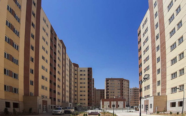 ثبت‌نام برای مسکن جدید دولت از چهارشنبه گذشته در سامانه ثمن به آدرس saman.mrud.ir آغاز شده و تا حدود پایان آبان ادامه دارد.