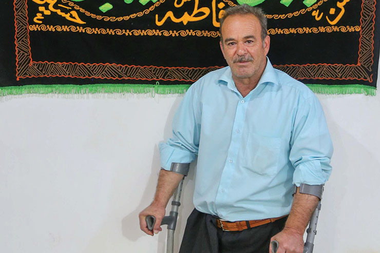 محمد ظهیری، جانباز ۷۰ درصد محله سرافرازان، ۴ ماه مانده به آتش‌بس پایش را در مرز‌های ایران از دست داد.