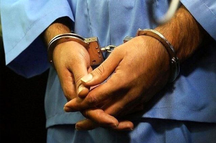 به امید پیداکردن کار خوب از شهرستان به تهران آمد اما درنهایت به‌عنوان نظافتچی در خانه‌ها مشغول به کار شد. کاری که او را برای سرقت وسوسه کرد.