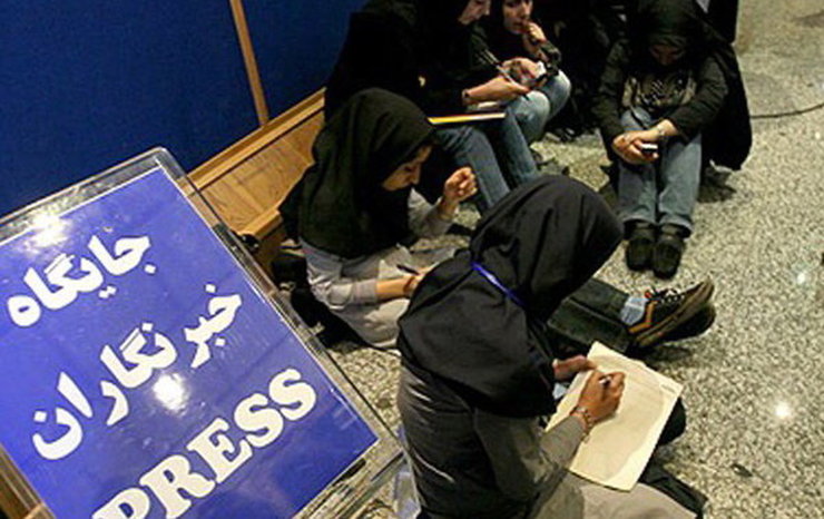 وزیر فرهنگ و ارشاد اسلامی گفت: طی تفاهم نامه‌ای با وزارت راه و شهرسازی، علاوه بر ۱۰ هزار مسکنی که برای خبرنگاران در نظر گرفته شده بود، ۱۴ هزار واحد دیگر نیز به این طرح اضافه شد. او ادامه داد: در کل کشور با نگاه ویژه در حال بررسی معیشت حوزه خبر و خبرنگاران هستیم.