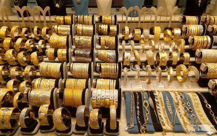 نایب رئیس اتحادیه طلای تهران گفت: مردم انگیزه‌ای برای خرید طلا و سکه ندارند. بازار طلا فعلا سوددهی ندارد و اکنون اکثر سرمایه‌های مردم در بانک‌ها دپو شده و افراد منتظر وضعیت کلان اقتصادی هستند. به همین دلیل فعلا بازار طلا راکد است.