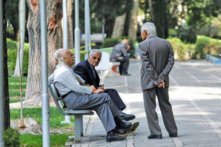 گزارش عملکرد سه‌ماهه صندوق بازنشستگی کشوری در دولت سیزدهم را تشریح شد که در آن افزایش تسهیلات «وام ضروری بازنشستگان کشوری» از ۱۰ به ۱۲ میلیون تومان برای ۳۰۰ هزار نفر با کارمزد چهار درصد و بازپرداخت ۳۶ ماهه اجرایی شد.