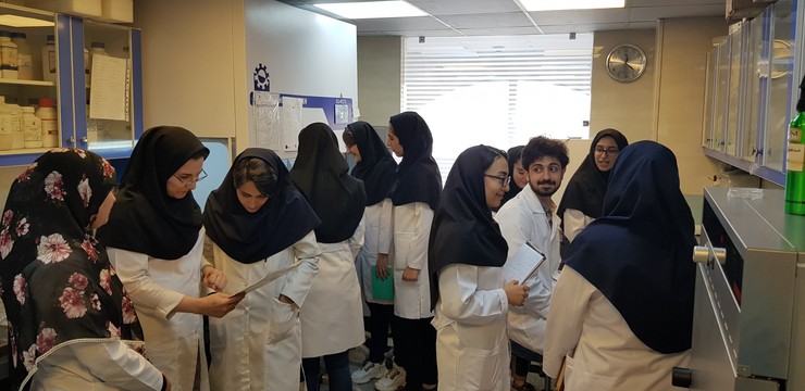 محمدباقر قالیباف، رئیس مجلس شورای اسلامی گفت: ممکن است برخی مخالف باشند و دلایل خودشان را داشته باشند. اما مردم و جوانانِ با استعداد طرفدار این موضوع هستند و قول می‌دهم افزایش ظرفیت در کنکور سال بعد اجرایی شود.
