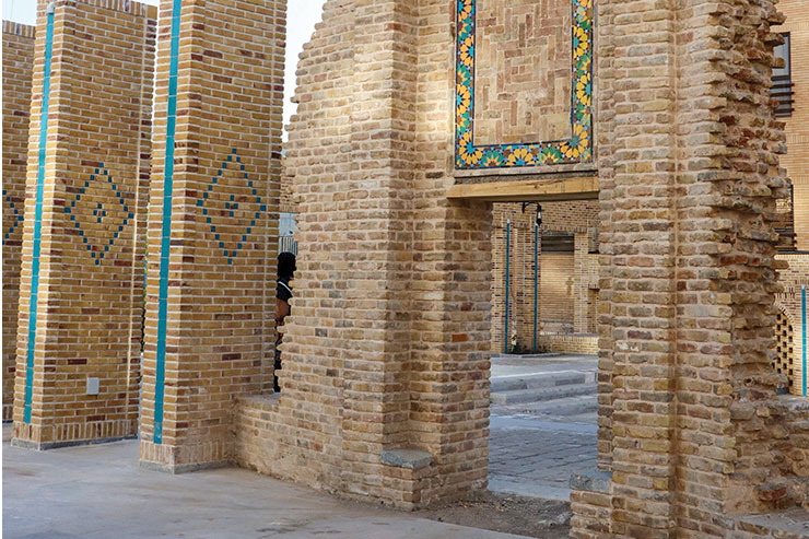 ساخت پنجمین نمونه دوباره‌چینی بنا‌های قدیمی مشهد برای سردر «خانه اسماعیلی» به پایان رسید.