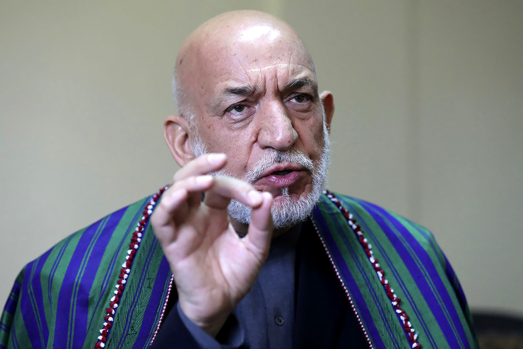 رئیس‌جمهور پیشین افغانستان، طالبان را «برادران خود» توصیف کرد و گفت: آمریکا و جامعه جهانی باید کمک کند تا افغانها کشورشان را بسازند و بر زخم‌هایی که به همه طرفها وارد شده باید مرهم گذاشته شود.