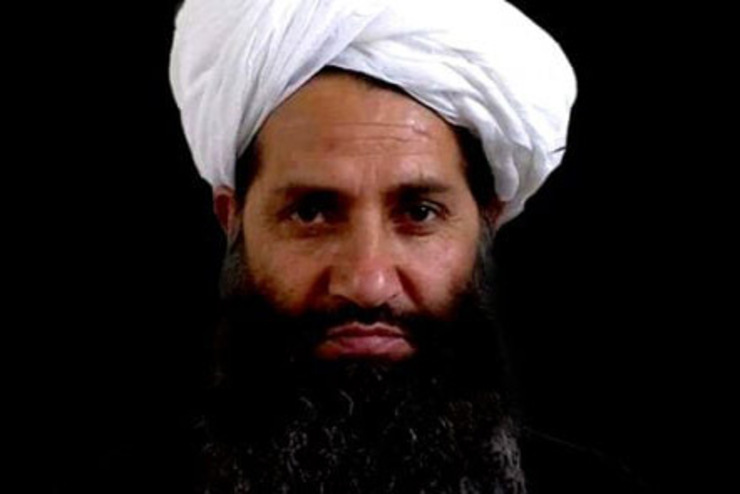 ملا هبت‌الله، رهبر طالبان به تازگی در مورد حقوق زنان فرمان صادر کرده است. براساس این فرمان زن مال نه، بلکه «انسان آزاد و اصیل» است و هیچ کسی آن را در بدل صلح، «بد» داده نمی‌تواند.
