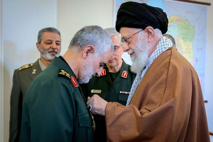 برای اولین بار تصویری از نامه رهبر معظم انقلاب اسلامی به سردار شهید حاج قاسم سلیمانی پس از فتح آمرلی منتشر شد.