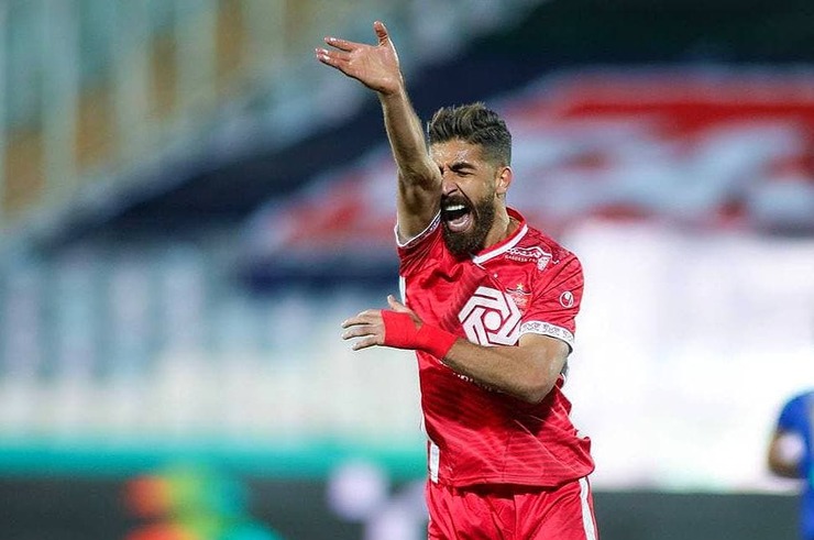 فرشاد فرجی، مدافع پرسپولیس با صراحتا اعلام کرده هیچ برخوردی با رودی ژستد نداشته و هرگز پنالتی به سود استقلال رخ نداده است.