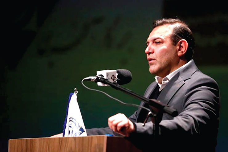 سخنرانی تند و تیز عزیزی‌خادم در جمع اعضای کانون مربیان فوتبال ایران؛ از مسئله VAR تا تبلیغات محیطی واکنش های زیادی را در پی داشته است.