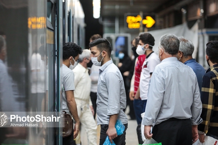 معاون بهداشت وزارت بهداشت با اعلام اجرای طرح محدودیت‌های هوشمند کرونا از امروز - ۱۵ آذرماه، درعین حال شرایط حضور در اماکن تجمعی را تشریح کرد.