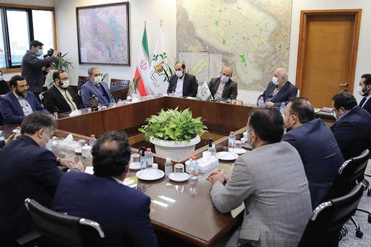در نشست مشترک جمعی از اعضای شورای اسلامی شهر مشهد با رئیس شورای اسلامی شهر اهواز، بر فراهم سازی حضور سرمایه گذاران در شهر‌هایی مانند مشهد و اهواز تأکید شد.