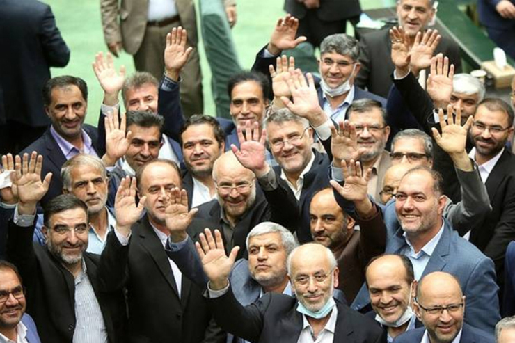 در سال‌ جاری سقف پرداختی برای نمایندگان مجلس‌شورای اسلامی۱۴میلیون‌ و پانصدتومان تعیین شده که مقداری کمتر از حقوق وزراست.