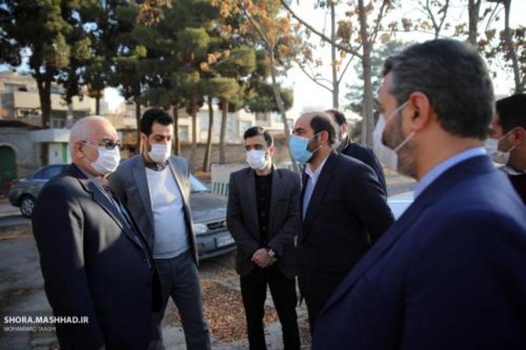 نایب رئیس شورای اسلامی شهر مشهدمقدس گفت: باغ‌خونی، مجموعه‌ای تاریخی و ارزشمند بوده و مدیریت شهری درحال انجام مذاکراتی با نیروی انتظامی، بانک کشاورزی، وزارت امور خارجه و ... است تا آن را به مجموعه‌ای قابل بهره‌برداری برای عموم زائران و مجاوران تبدیل شود.