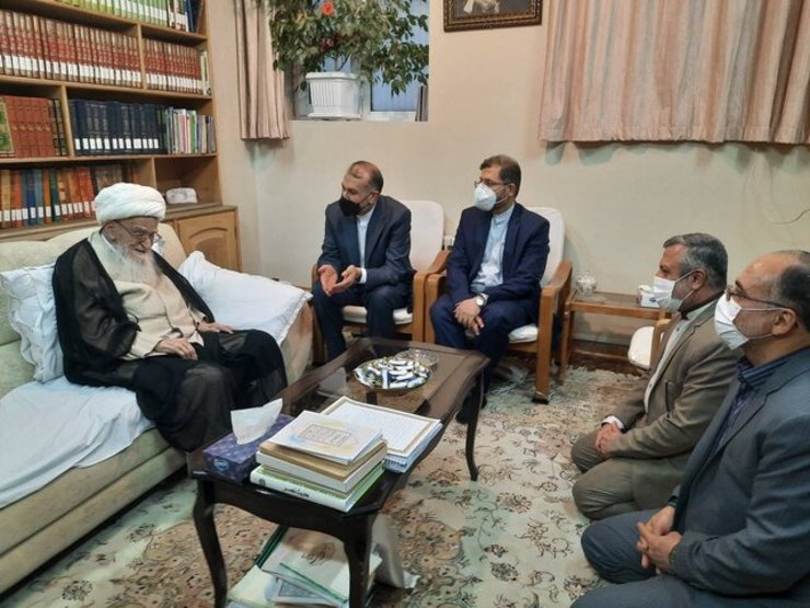 وزیر امور خارجه کشورمان که روز گذشته به قم سفر کرده بود ، در صفحه اینستاگرام خود گزارشی از این سفر و دیدارش با تعدادی از مراجع تقلید منتشر کرد.