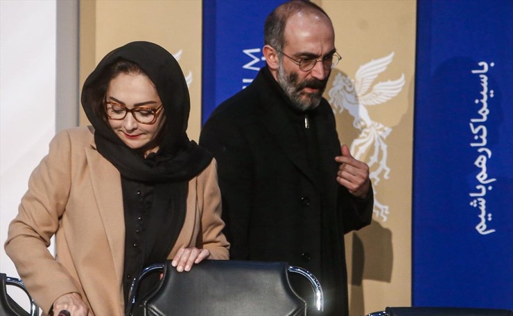 فیلم‌سینمایی «آتابای» با گارگردانی نیکی کریمی و بازی هادی حجازی‌فر جواد عزتی و سحر دولتشاهی در سینماها اکران می‌شود. حجازی‌فر در برنامه کافه‌آپارات مقابل فریدون جیرانی ماجرای قهر نیکی کریمی با او را تعریف کرد.