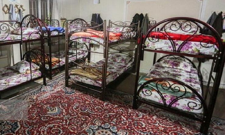 با تفاهم نامه دوسویه شهرداری مشهد و مرکز امور مساجد خراسان قرار است با تبلور نقش کارکردی و محوری مساجد به ویژه در حاشیه شهر، به کمک مدیریت شهری بیاید تا بازوی کمکی اسکان موقت کارتن خواب‌ها و افراد بی خانمان شهر در شب‌های سرد پاییز و زمستان باشد.