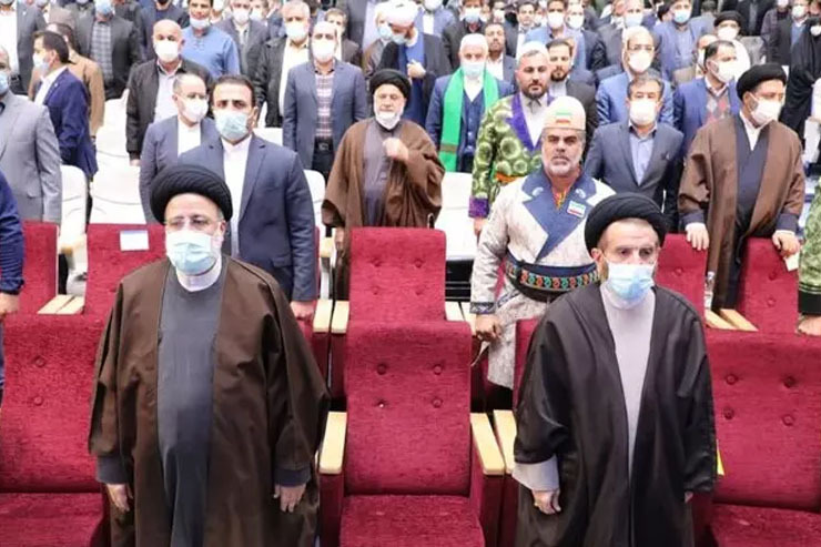 رئیس جمهور در یازدهمین سفر استانی خود به لرستان رفت و گفت: لرستان نیاز بسیاری به کار و ایجاد اشتغال دارد و این شرایط به شدت ما را رنج می‌دهد.