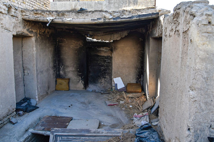 درباره خانه فرسوده و کاهگلی محله آبکوه که در قدیم، مسافرخانه بین‌راهی بوده است.