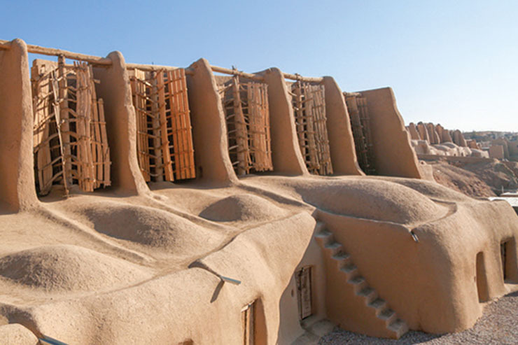 آنچه بر ما روشن است، نه‌فقط ۵۵‌روستای هدف گردشگری معرفی‌شده از‌سوی اداره کل میراث فرهنگی خراسان رضوی، که بیش‌از ۷۰ درصد روستا‌های این استان از جمله جواهر پیوه‌ژن، آس نشتیفان و عیار بالای فرهنگ دیزباد بالا، به‌واسطه محصولات کشاورزی، آداب و رسوم محلی، ظرفیت‌های تاریخی، مذهبی و طبیعی‌شان می‌توانند جاذبه گردشگری باشند.