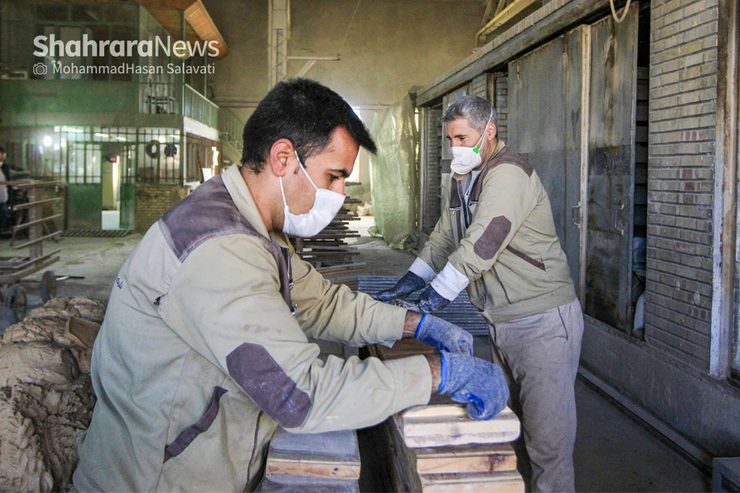 مدافعان دستمزد منطقه‌ای معتقدند که یکی از معیار‌های تعیین افزایش حقوق و دستمزد، هزینه سبد معیشت خانوار است و باتوجه به اینکه هزینه سبد معیشت خانوار در مناطق مختلف کشور یکسان نیست، باید مزد کارگران به صورت منطقه‌ای تعیین شود.