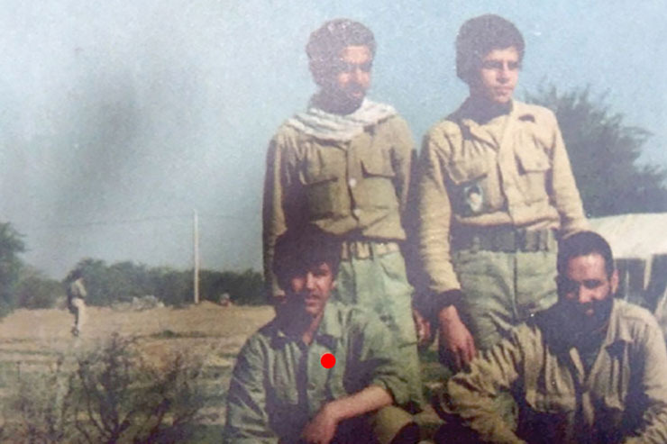 جلال در پانزدهم دی‌۱۳۴۸ در شهر مشهد پا به عرصه وجود گذاشت. مقطع ابتدایی را در دبستان شهید خزایی به پایان رساند و درحالی‌که از دانش‌آموزان ممتاز این مدرسه بود، به چناران رفت و مقطع راهنمایی را در این شهر گذارند.