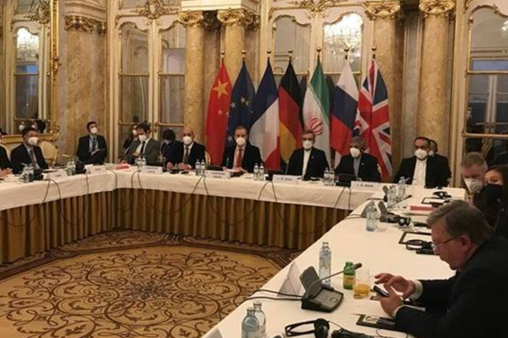 یک منبع نزدیک به هیأت ایرانی در مذاکرات وین گفت که اروپایی‌ها تلاش دارند خواسته‌هایی خارج از توافق هسته‌ای را تحمیل کنند.