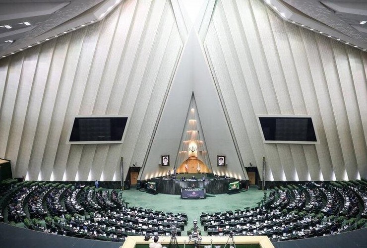 عضو کمیسیون تلفیق بودجه مجلس شورای اسلامی گفت: در راستای اجرای طرح رتبه‌بندی معلمان اعتباری بالغ بر ۲۵ هزار میلیارد تومان دیده شده است.
