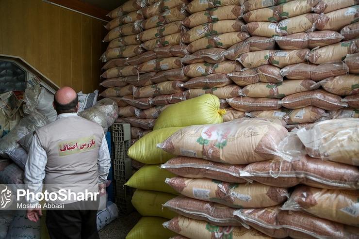 کارشناس مسوول نظارت بر کالا و خدمات سازمان صنعت، معدن و تجارت خراسان رضوی گفت: از امروز نظارت بازرسان این سازمان بر قیمت چهار نوع کالا شامل آب معدنی، ماءالشعیر، لوازم خانگی و انواع آب میوه آغاز شده است و واحد‌های تولیدی این اقلام ملزم به رعایت قانون در تعیین قیمت این اقلام شده اند.