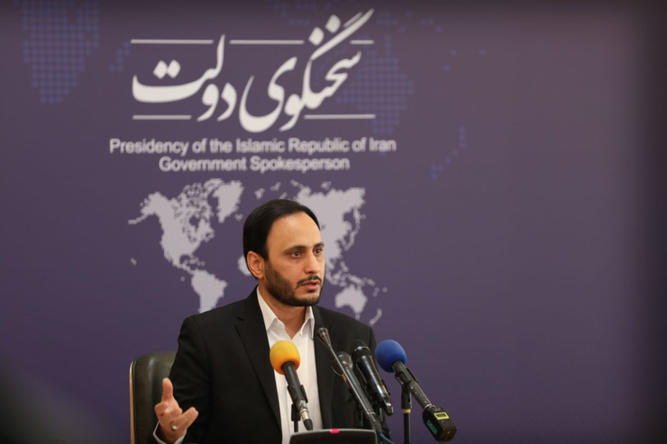 سخنگوی دولت در اولین نشست هم اندیشی خود با اصحاب رسانه بیان کرد که به زودی سند تحول دولت رونمایی می‌شود. این سند تحول در ۳۷موضوع جدی و محوری کشور به دست آمده است که تدوین آن از ابتدای تشکیل دولت آغاز و در این صد روز آماده شد.