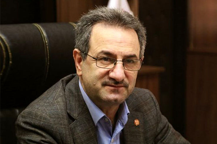 یک عضو کمیسیون بهداشت و درمان مجلس شورای اسلامی با تأکید بر اینکه باید مراقب اُمیکرون بود، گفت: دولت محدودیت ها را برگردانده و دوباره دورکاری را مدنظر قرار دهد. باید با سویه جدید کرونا هوشمندانه و آگاهانه برخورد شود و جان مردم بازیچه تصمیمات غیرمنطقی و غیرعلمی قرار نگیرد.