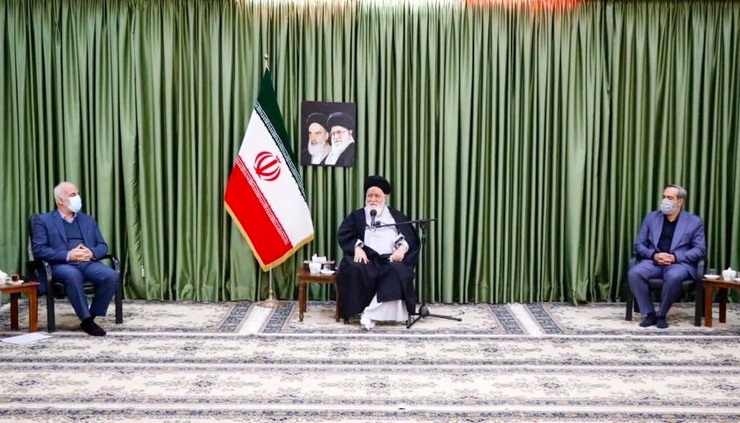 نماینده ولی فقیه در خراسان رضوی گفت: رسانه ملی باید به گونه‌ای عدالت را ترویج کند که دیگر تبعیضی در جامعه صورت نگیرد. این همان عدالت گستری است.