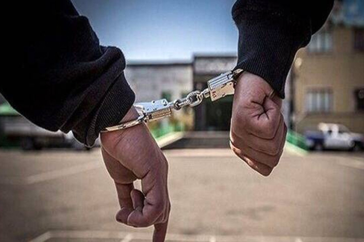 رئیس پلیس فتا استان فارس گفت: مردی ۴۲ ساله که خود را یک خیّر و نیکوکار معرفی و در قالب کمک به نیازمندان در فضای مجازی از شهرندان چندین استان کشور ۲۰ میلیارد ریال کلاهبرداری کرده بود در شیراز دستگیر شد.