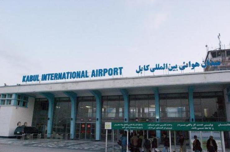 رویترز به نقل از منابعی در وزارت امور خارجه امارات گزارش داد که مقامات این کشور برای به‌دست گرفتن اداره فرودگاه کابل با طالبان مذاکره کرده‌اند.