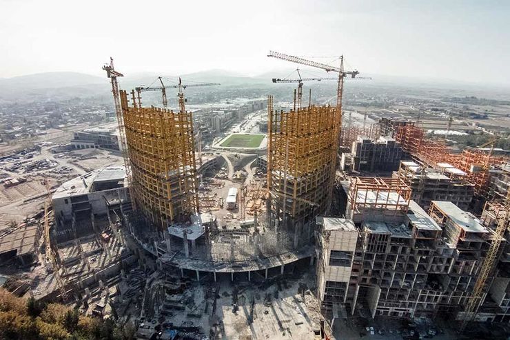 با مجوز سازمان صنعت، معدن تجارت خراسان رضوی، شرکت پدیده به جمع خودروسازان کشور پیوست.