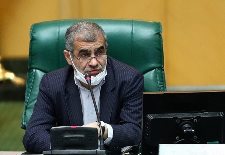 نایب رئیس مجلس گفت: دولت دوازدهم به صورت غیرقانونی ۳۷ هزار میلیارد تومان یکی از وزارتخانه‌ها را افزایش داده که این مسئله زمینه نارضایتی برخی کارکنان دیگر شده و انتظار می‌رود حقوق کارکنان در سال آینده ۱۰ درصد افزایش یابد.