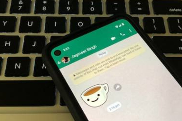 واتساپ در آخرین ورژن منتشر شده، ورژن بتای ۲.۲۱.۲۴.۱۱ برای اندروید، میانبر (Shortcut) جدیدی را برای ارسال استیکر اضافه کرده است.
