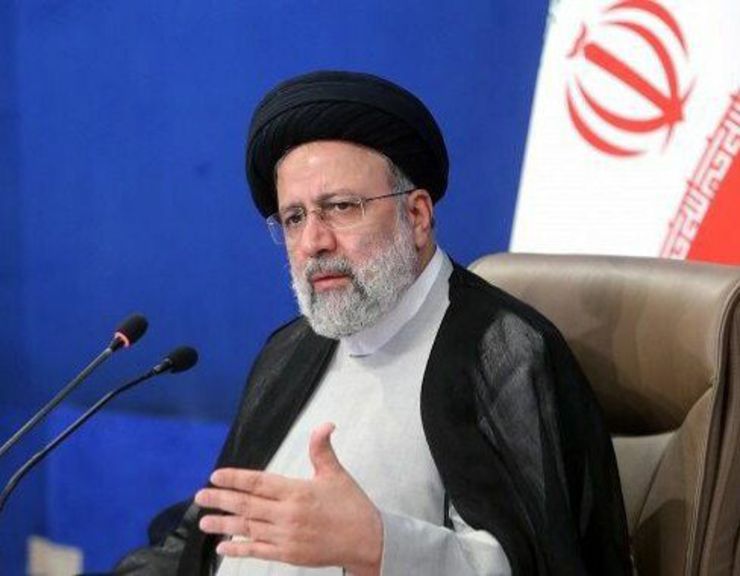 رئیس جمهور با تاکید بر برخورد بهنگام و قاطع با تخلفات در دولت، اظهار داشت: از وظایف اصلی و جدی همه مسئولین جلوگیری از تخلف از قانون و مقررات است و برخورد و برکناری کسانی که برخلاف این ضوابط عمل می‌کنند، مطالبه عمومی است