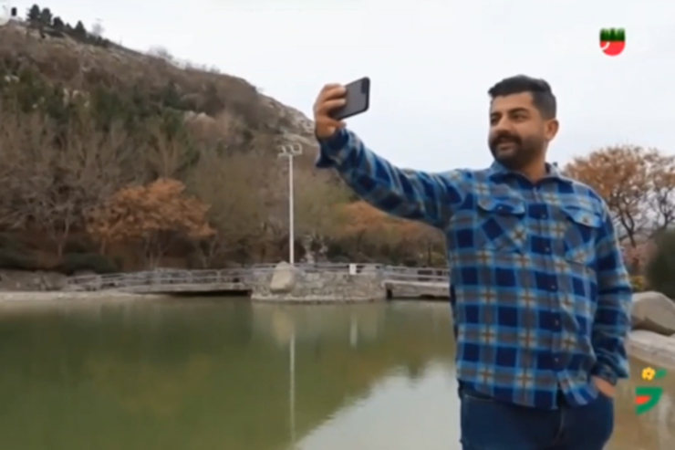 در ایام نوروز تیم خندوانه به مشهد آمده تا روایتی متفاوت از حال و هوای بهار مشهد را برای مخاطبین خود منتقل کند.
