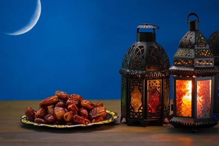 برای داشتن تغذیه مناسب در ماه مبارک رمضان، دو اصل تنوع و تعادل را در برنامه غذایی فراموش نکنید.