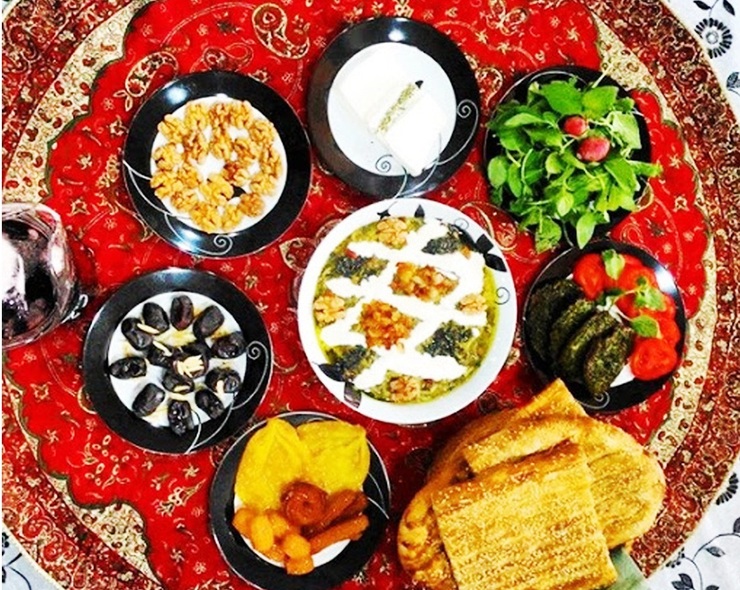 نوروز امسال سه پرونده از سوی ایران برای قرارگرفتن در فهرست میراث ناملموس جهانی پیشنهاد شد که دو پرونده آن با همکاری کشور‌های دیگر و یک پرونده به صورت ملی تهیه شده است. «افطاری و سنت‌های اجتماعی و فرهنگی وابسته آن»، «هنر تذهیب» و «زیارت رضوی» سه پرونده‌ای هستند که در نوروز۱۴۰۱ به یونسکو فرستاده شد.