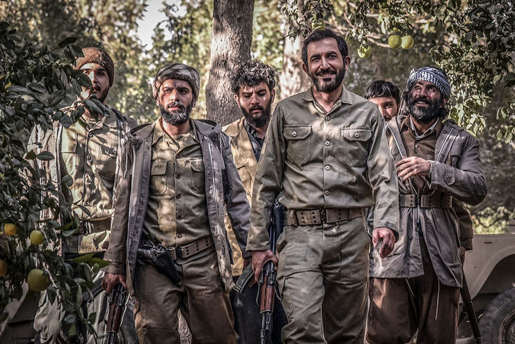 نخستین فیلم هادی حجازی فر برای اولین بار در جشنواره فیلم فجر سال ۱۴۰۰ به نمایش درآمد و نوروز ۱۴۰۱ اکران شد. این فیلم که از همان نخستین نمایش هایش تحسین اصحاب رسانه و منتقدان را برانگیخته بود، مورد تمجید رهبر معظم انقلاب نیز قرار گرفت
