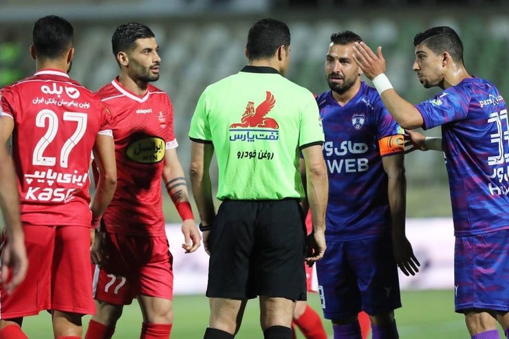 پرسپولیس نتوانست در نخستین بازی خود در سال جدید مقابل هوادار به پیروزی برسد.