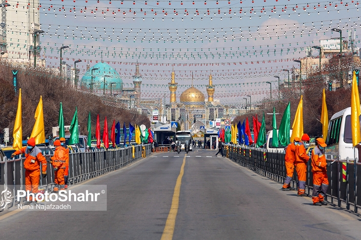 اگر با دقت بیشتری به اطرافمان نگاه کنیم، متوجه می‌شویم مشهد امروز با مشهد دیروز و مشهد شش ماه قبل تفاوت‌های زیادی دارد. شهر نو نوار شده، حواسش به معلولانش بوده، گره‌های ترافیکی را باز کرده، در شب‌های سرد زمستان بی‌خانمان‌هایش را پناه داده و شورو اشتیاق را در کوچه‌ کوچه‌ خود جاری کرده است.