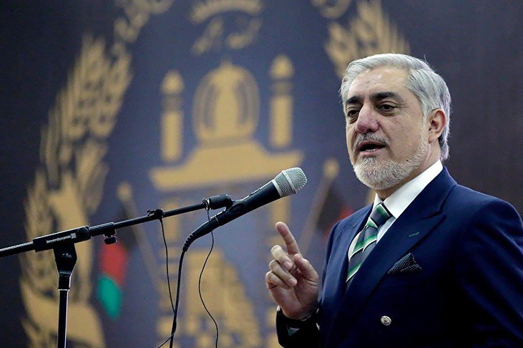 «عبدالله عبدالله» رئیس پیشین شورای عالی مصالحه ملی افغانستان در بیانیه‌ای اعلام کرد: برخی حلقه‌های معلوم الحال تلاش کردند تا با نسبت دادن هویت عامل این حادثه به افغانستان، فضای روابط دوستانه میان دو ملت را متشنج سازند که خوشبختانه با موضع‌گیری معقول مقامات جمهوری اسلامی ایران این شیطنت خنثی شد.
